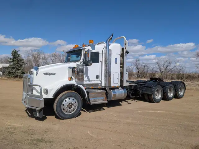 2007 KENWORTH T800 in Heavy Trucks in Saskatoon - Image 2