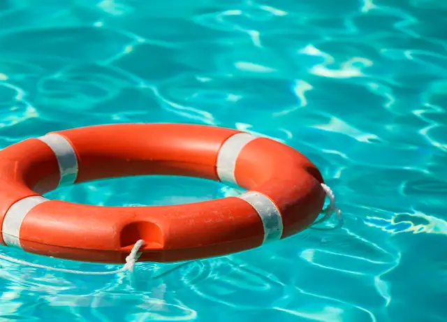 Sauveteur(euse) - Lifeguard recherché(e) in Other in Longueuil / South Shore - Image 2