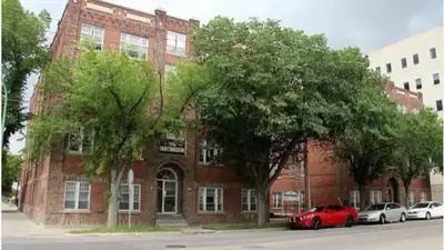 Suite Amenities About Welcome to Huntington Apartments! This well maintained building offers bright...