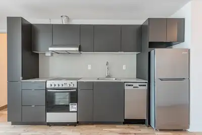 renovated studio apartment + DEN in Plateau - ID 2084