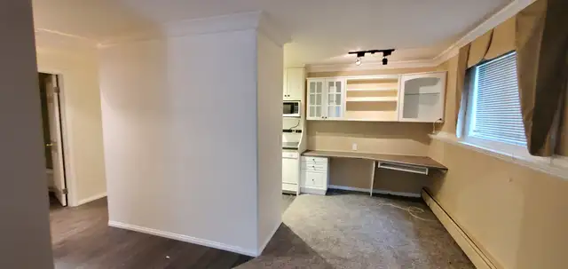 Private Entrance, Free Laundry & Cozy Fireplace! Cat Friendly! in Long Term Rentals in Red Deer - Image 5