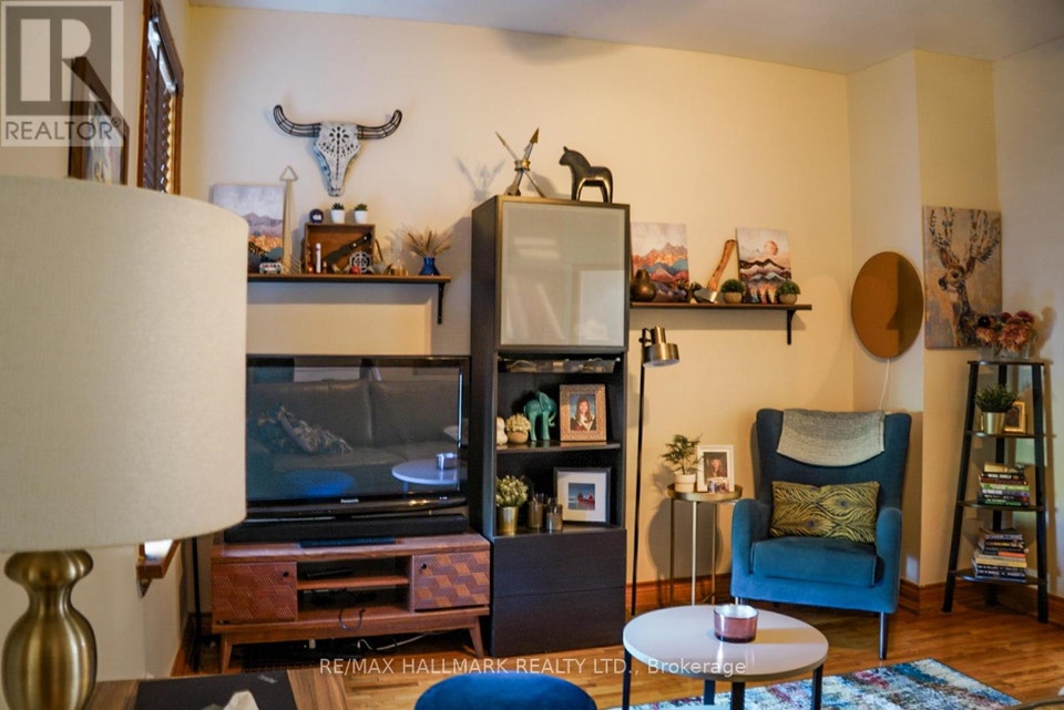 MAIN & BASEMENT - 88 SWANWICK AVENUE Toronto (East End-Danforth) 4