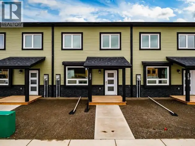 297 WITCH HAZEL DRIVE Whitehorse, Yukon in Houses for Sale in Whitehorse - Image 2