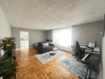 1 Bedroom Apartment located along The Kingsway 1 Bedroom Apartment available in a prime Etobicoke ne...