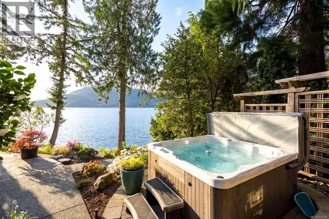 958 Lands End Rd North Saanich, British Columbia in Houses for Sale in Victoria - Image 6