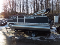 16ft Armada Zen 16ft x 8 Pontoon Boat