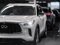 The 2024 INFINITI QX60 LUXE is the volume-leader of the Canadian lineup, striking a balance between... (image 2)