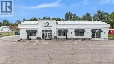 This well-located warehouse, situated behind the In Season Living Building, presents an excellent le...