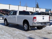 Come see this 2019 Ram 2500 Big Horn. Its Automatic transmission and Regular Unleaded V-8 6.4 L/392... (image 5)