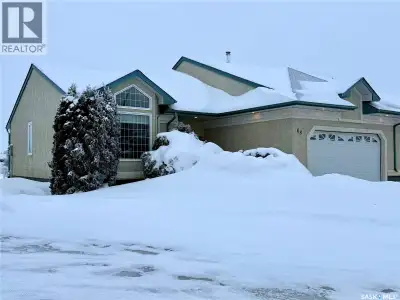 Welcome to this beautifully maintained 1/2 duplex built in 1997, offering 1,286 sq. ft. of thoughtfu...