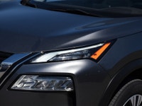 Moonroof, Apple CarPlay, Android Auto, Heated Seats, Heated Steering Wheel! Generous cargo space and... (image 8)