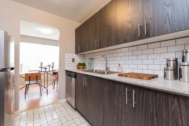 2 Bedroom + 2 Baths with Ensuite Laundry Downtown London62854406587137124
