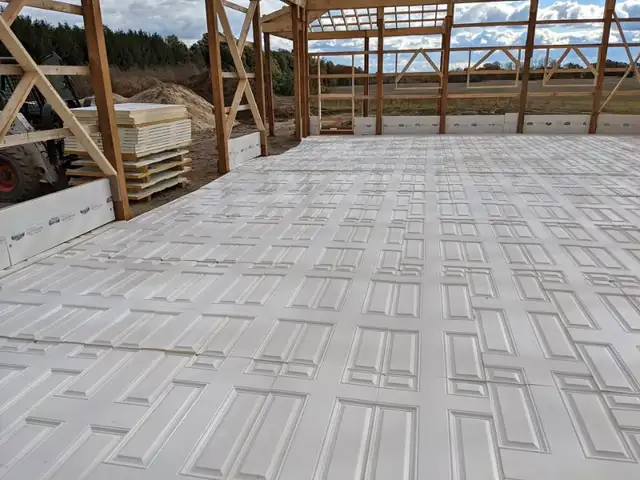 2 Skid Loads of Fiberglass-Skin Foam Insulation Panels62863281973634121