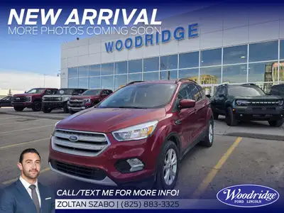Low Mileage, Bluetooth, Heated Seats, Rear View Camera, SiriusXM, Aluminum Wheels! This 2018 Ford Es...