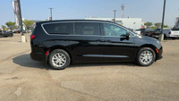 This 2025 JEEP COMPASS LATITUDE LUX 4X4 has the following options Leatherette Seats, Remote Start Sy... (image 9)
