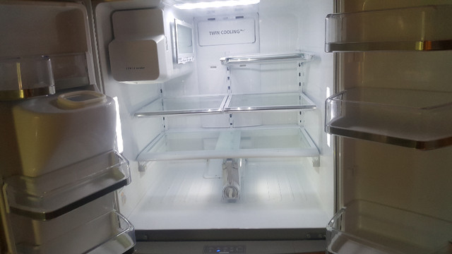 36 inch Samsung Fridge parts in Refrigerators in St. Catharines