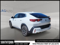 2025 BMW X2 xDrive28i Experience the BMW X2 xDrive28i with only 50066 km on the odometer. Finished i... (image 3)