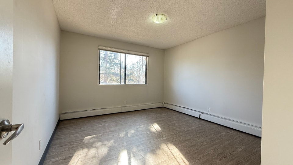 Classic 2 Bed 1 Bath - Spacious - HEAT INCLUDED starts at $1495 5