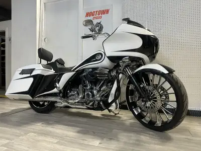 2009 CVO Road Glide, Fresh Stage 4 117 Ci, 15000 Kms on Motor , Vance & Hines Power Duals, S/E Bille...