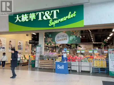 Great location in the heart of Markham, close to York University, YMCA, Pan Am. Go Train Station, Co...