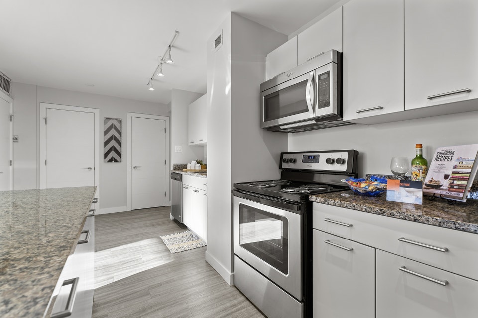 Nutana 1 Bedroom, 1 Bathroom, Den Apartment for Rent Long Term