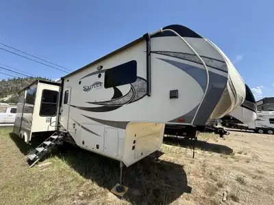 Welcome to Rock Island RV 2018 Grand Design Solitude 360RL Luxury Living on the RoadThis 2018 Solitu...