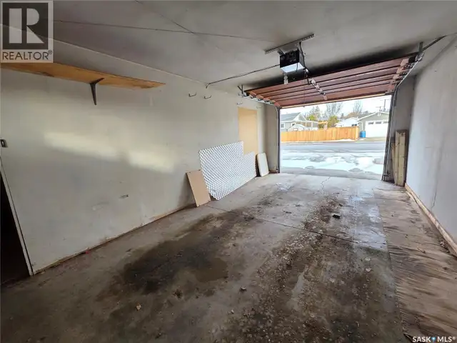 1420 Chaplin STREET E Swift Current, Saskatchewan in Houses for Sale in Swift Current - Image 28