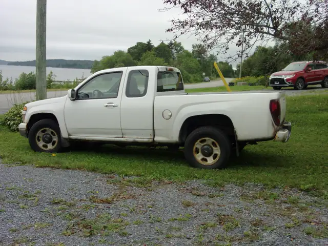 for sale 2011 Chevrolet Colorado 4 wheel drive,