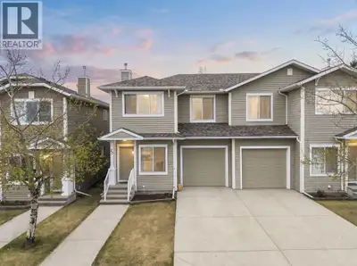 Welcome to this beautifully maintained END UNIT townhome in the desirable community of Bridlewood! O...