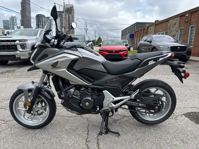 2016 Honda NC750X ~ HONDA NC750X ~ COOL BIKE ~ DUAL PURPOSE ~ in Street, Cruisers & Choppers in City of Toronto - Image 3