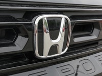 Engine: V6 Cylinder Engine 3.5L L/100Km City: 12.6 L/100Km Hwy: 9.9 Safety Equipment Traffic Jam Ass... (image 8)