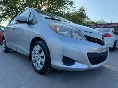 Voici belle Yaris Hb, confortable de modèle à transmission automatique,et roulant comme un charme. L...