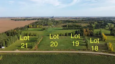 R32//Shoal Lake/Build Your Dream Home on the Edge of the Golf Course at Shoal Lake, MB. Here's your...