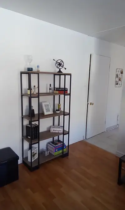 4 1/2 à louer dans le secteur de Charlesbourg Adresse : 495, 48e Rue Ouest #5 Étage : 1er Prix : 1 2...