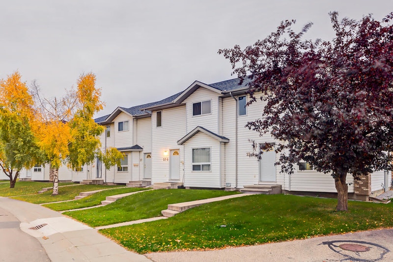 Modern Townhomes with Backyard Halman Heights Townhomes Town Long