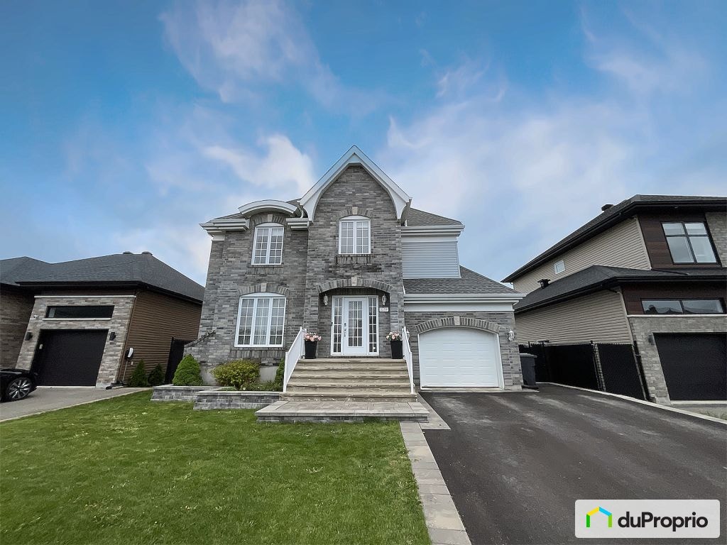 $849,000 - 2 Storey for sale in Ste-Marthe-Sur-Le-Lac — photo 1