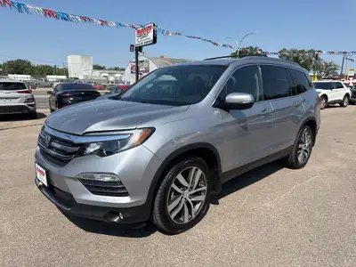 Fully loaded! Sunroof DVD . Engine: V6 Cylinder Engine 3.5L L/100Km City: 12.4 L/100Km Hwy: 9.3 Safe...