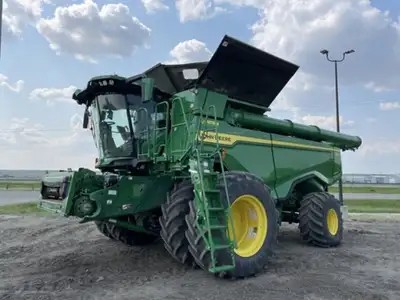 John Deere 13.6L 550HP, Prodrive XL Transmission, Duals Firestone VF710/70R42CFO MAXI TRACTION & Sin...
