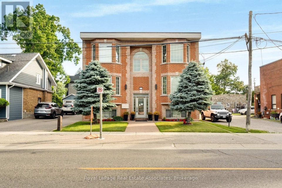 4 - 48 MISSISSAUGA ROAD N Mississauga (Port Credit), Ontario 2