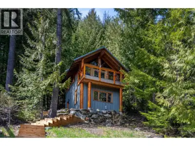 Experience Whistler living at it´s finest with this exceptional development property. At over 15,000...
