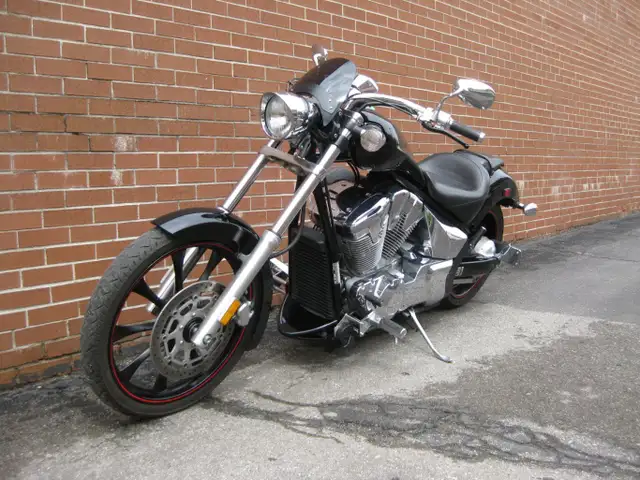 2010 Honda Fury in Street, Cruisers & Choppers in City of Toronto - Image 3