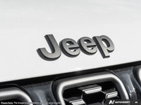 This Jeep Compass delivers a Intercooled Turbo Regular Unleaded I-4 2.0 L/122 engine powering this A... (image 8)
