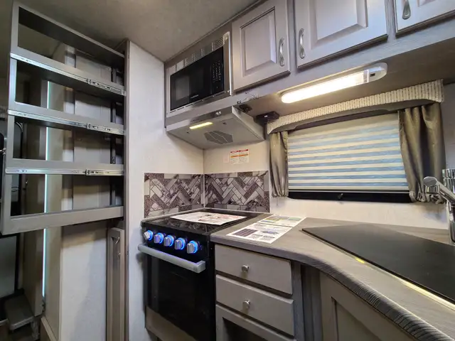 2026 Arctic Fox 990 reduced $75K!! | Travel Trailers & Campers ...