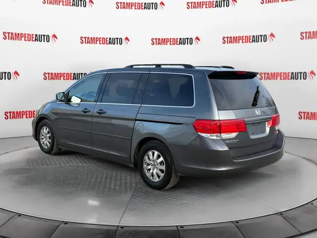 2010 Honda Odyssey EX-L | LEATHER | SUNROOF | 7 PASSENGER | POWE in Cars & Trucks in Calgary - Image 4