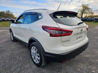 2023 Nissan Qashqai SV AWD with 29,476 km! Clean history with no accidents See Carfax report linked... (image 6)