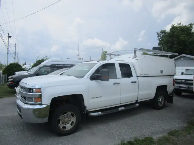 Chevrolet Silverado 2500HD 4X4 Double Cab 158.1" Work Truck WT 2