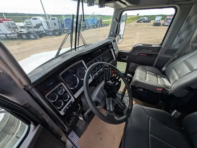 2019 KENWORTH T800 in Heavy Trucks in Saskatoon - Image 23