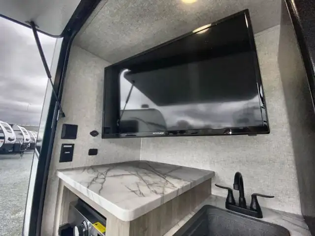 2025 EAST TO WEST Alta 3150KBH in Travel Trailers & Campers in Bedford - Image 17