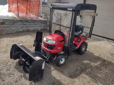 Tracteur a gazon CRAFTSMAN équiper pour servir 4 saisons, View more