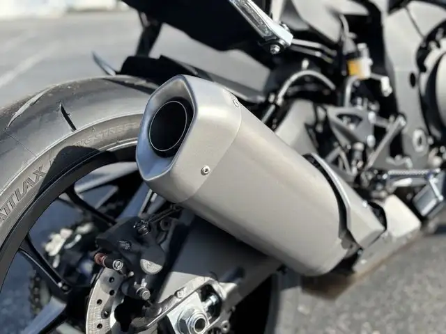 2025 Yamaha YZF-R1 in Street, Cruisers & Choppers in Saskatoon - Image 3